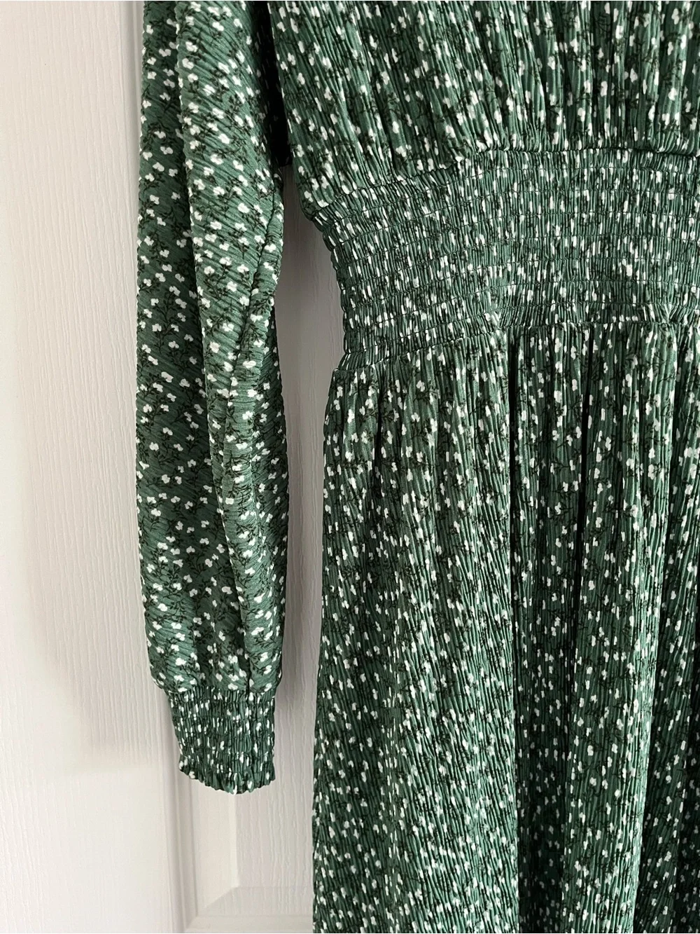 RW&CO. Green V-Neck Smocked-Waist Long Sleeve Dress XS - Picture 8 of 15